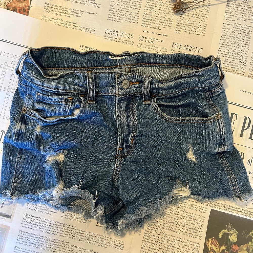 Old Navy distressed boyfriend jean shorts
